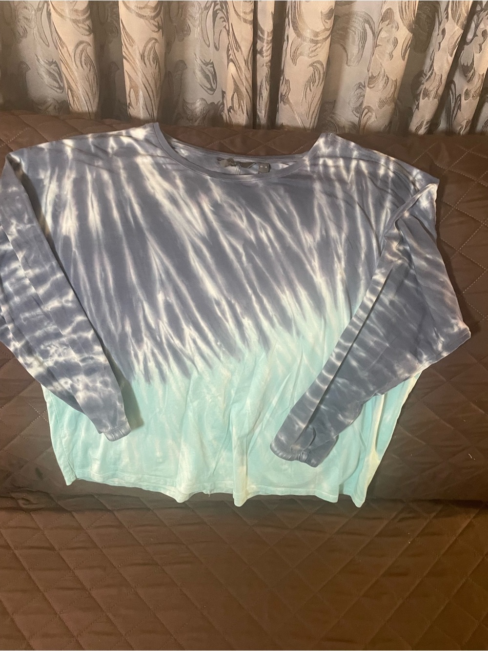 AnyBody Women's Long Sleeve Tie-Dye Top in Navy and Mint, new without tags